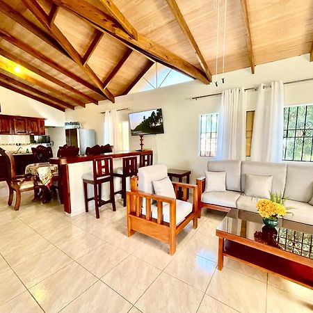 Vila Oasis Dona Elena Jarabacoa Exteriér fotografie